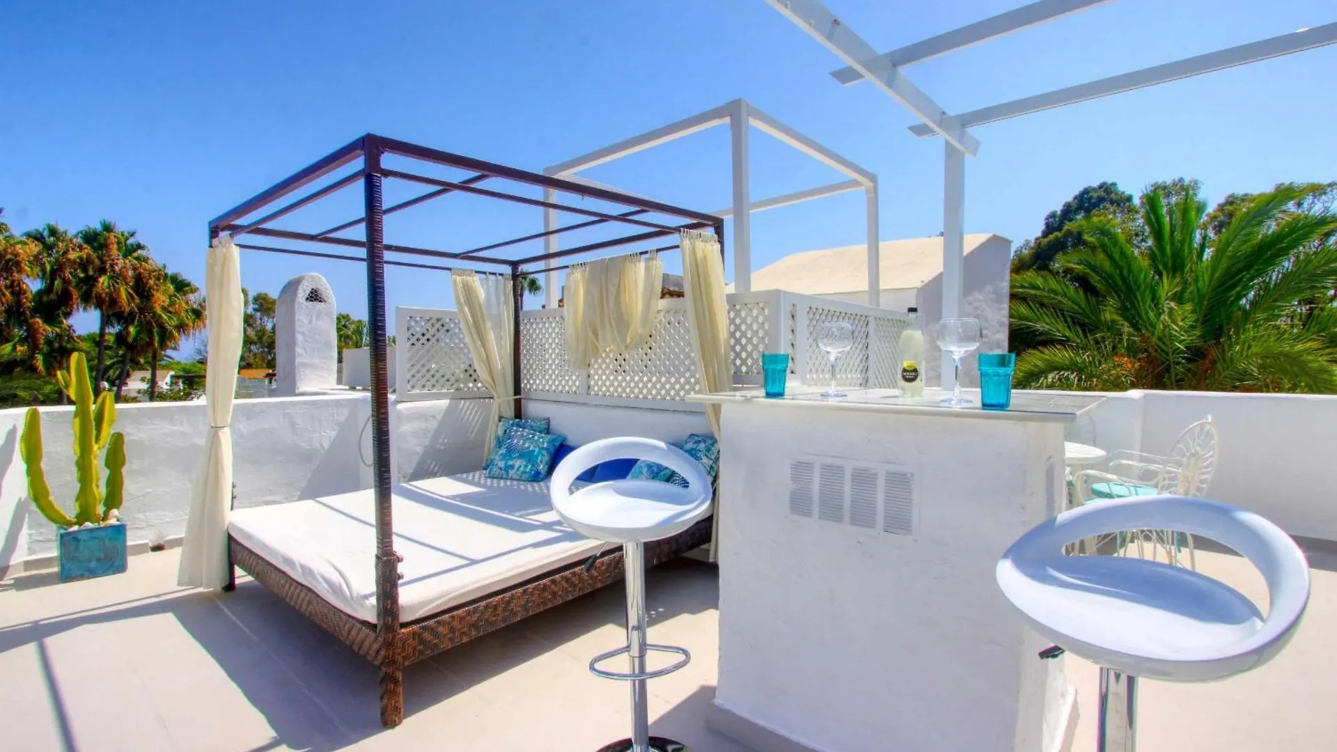 1108 Beachfront 2 Apartments With Roofterrace 80Mtrgt Beach 3 Pools Marbella