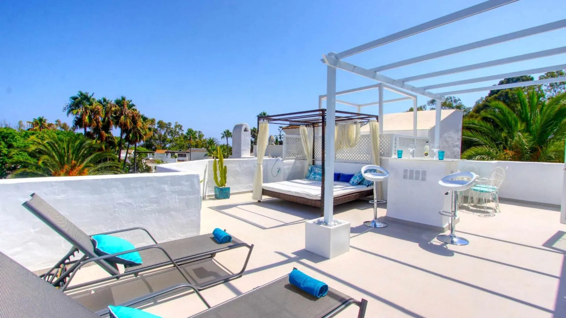 1108 Beachfront 2 Apartments With Roofterrace 80Mtrgt Beach 3 Pools Marbella Spain