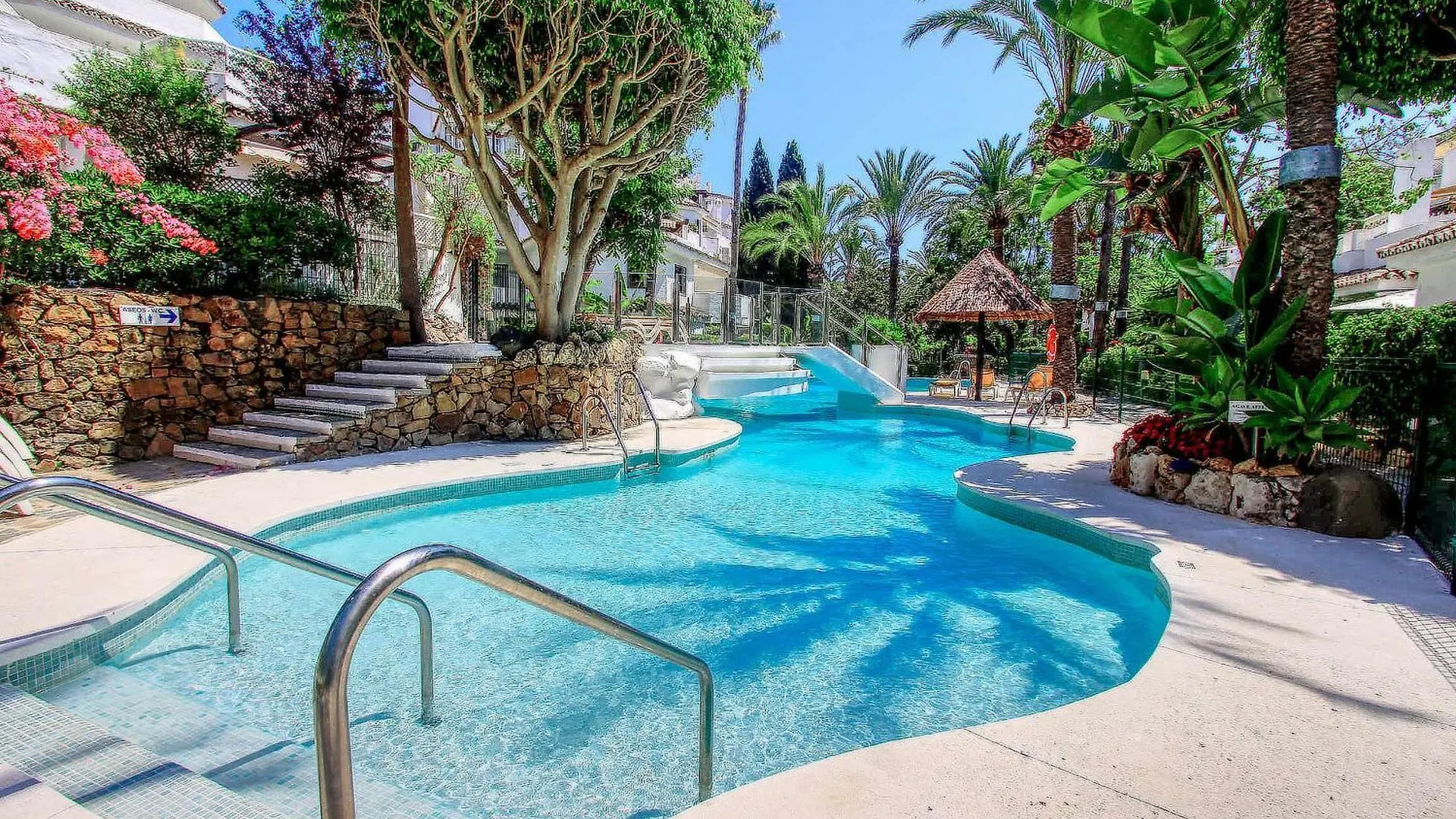 1108 Beachfront 2 Apartments With Roofterrace 80Mtrgt Beach 3 Pools Marbella Spain